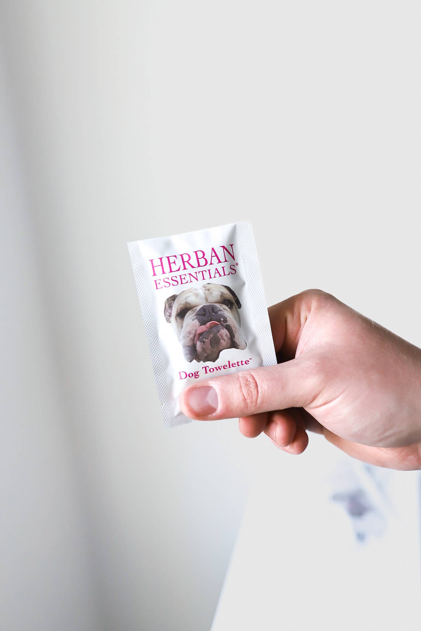 Herban Essentials - Dog Towelettes - 20 Individual Lavender Essential Oil Wipes
