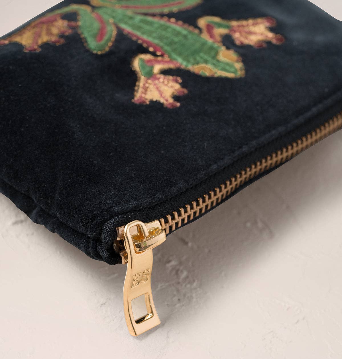 Elizabeth Scarlett- Tree Frogs Coin Purse