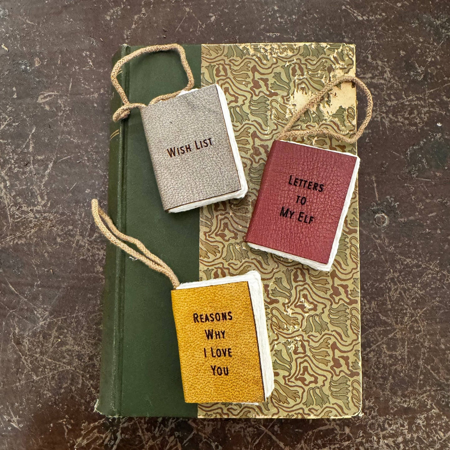 Sugarboo & Co - Little Book Ornaments with Cotton Hanger - Assorted Set of 6