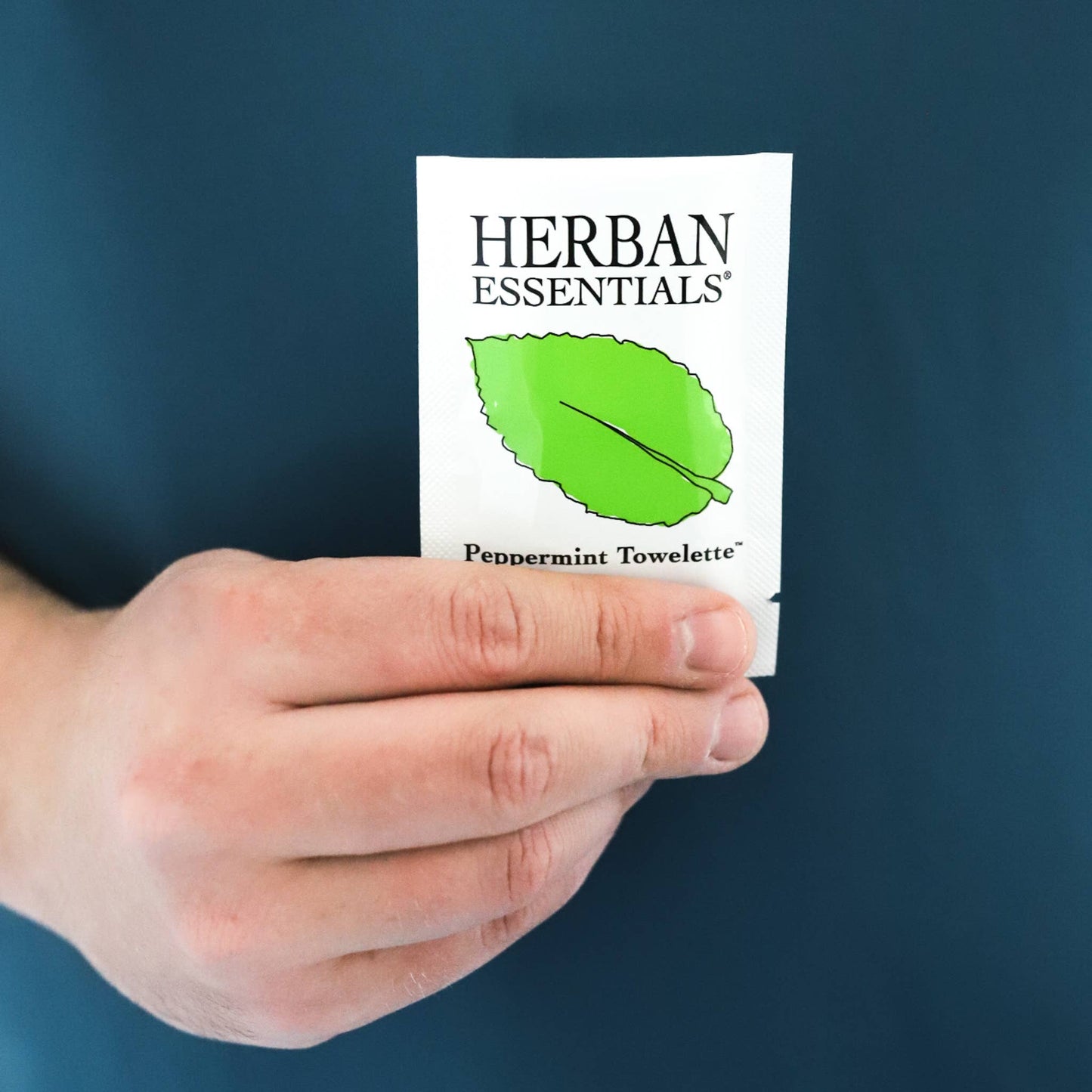 Herban Essentials - Peppermint Towelettes  - 7 Individual Essential Oil Wipes