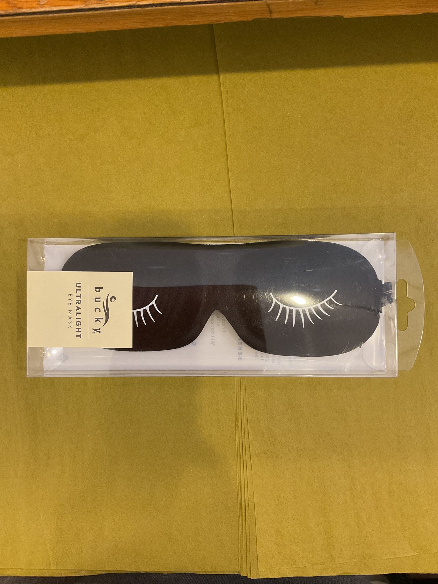 Bucky Ultra light sleep mask black eyelashes