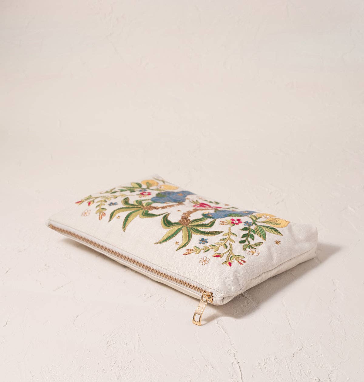 Elizabeth Scarlett- Jungle Paradise Parrot Cream Everyday Pouch