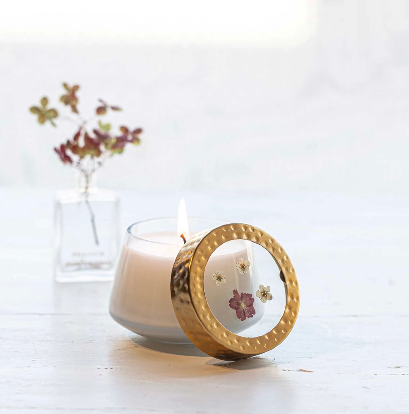 Rosy Rings- Winterberry Frost Floral Candle