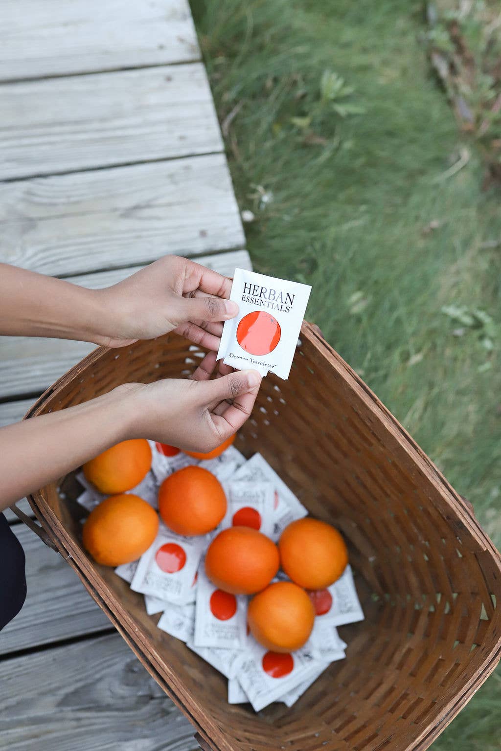 Herban Essentials - Orange Towelettes - 7 Individual Essential Oil Wipes