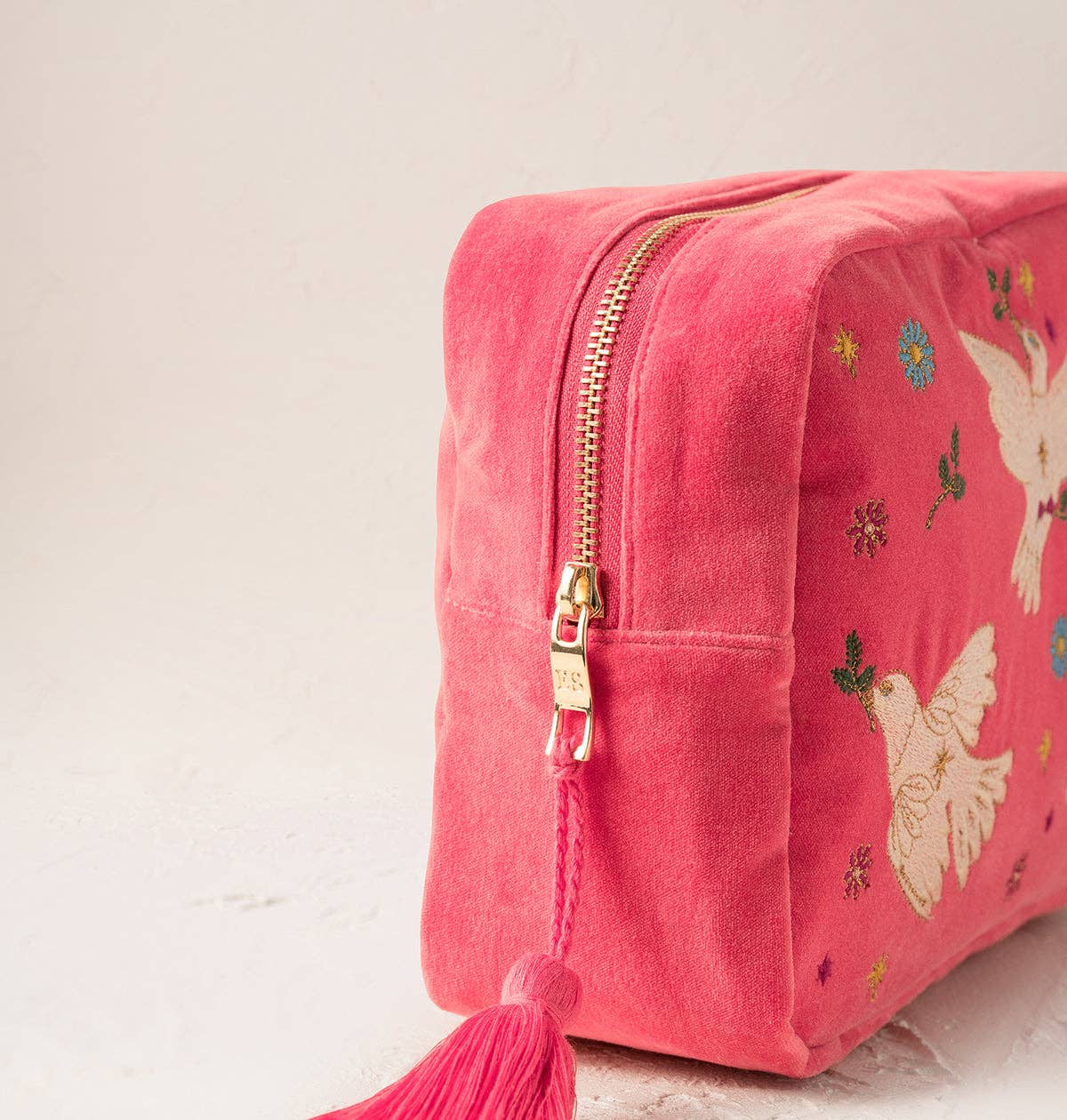 Elizabeth Scarlett- Doves of Peace Wash Bag