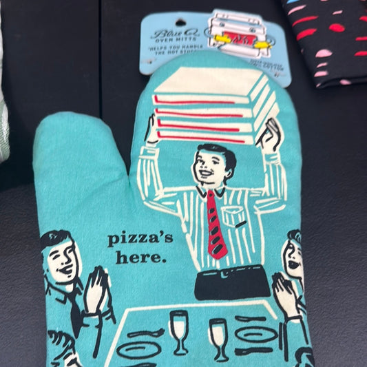 Blue Q Pizzas here oven mitt