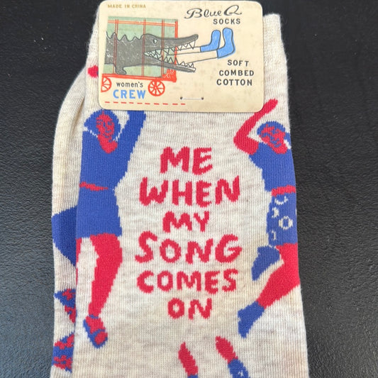 Blue Q me when my song comes on woman’s crew socks