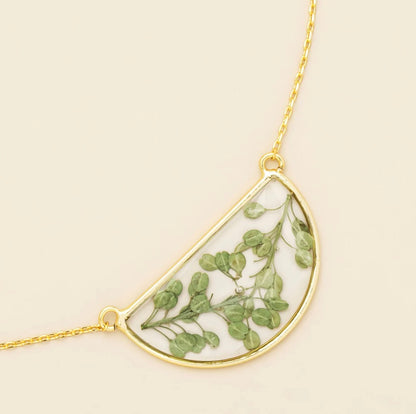 Scout- Pressed Flower Necklace- Green Peppergrass