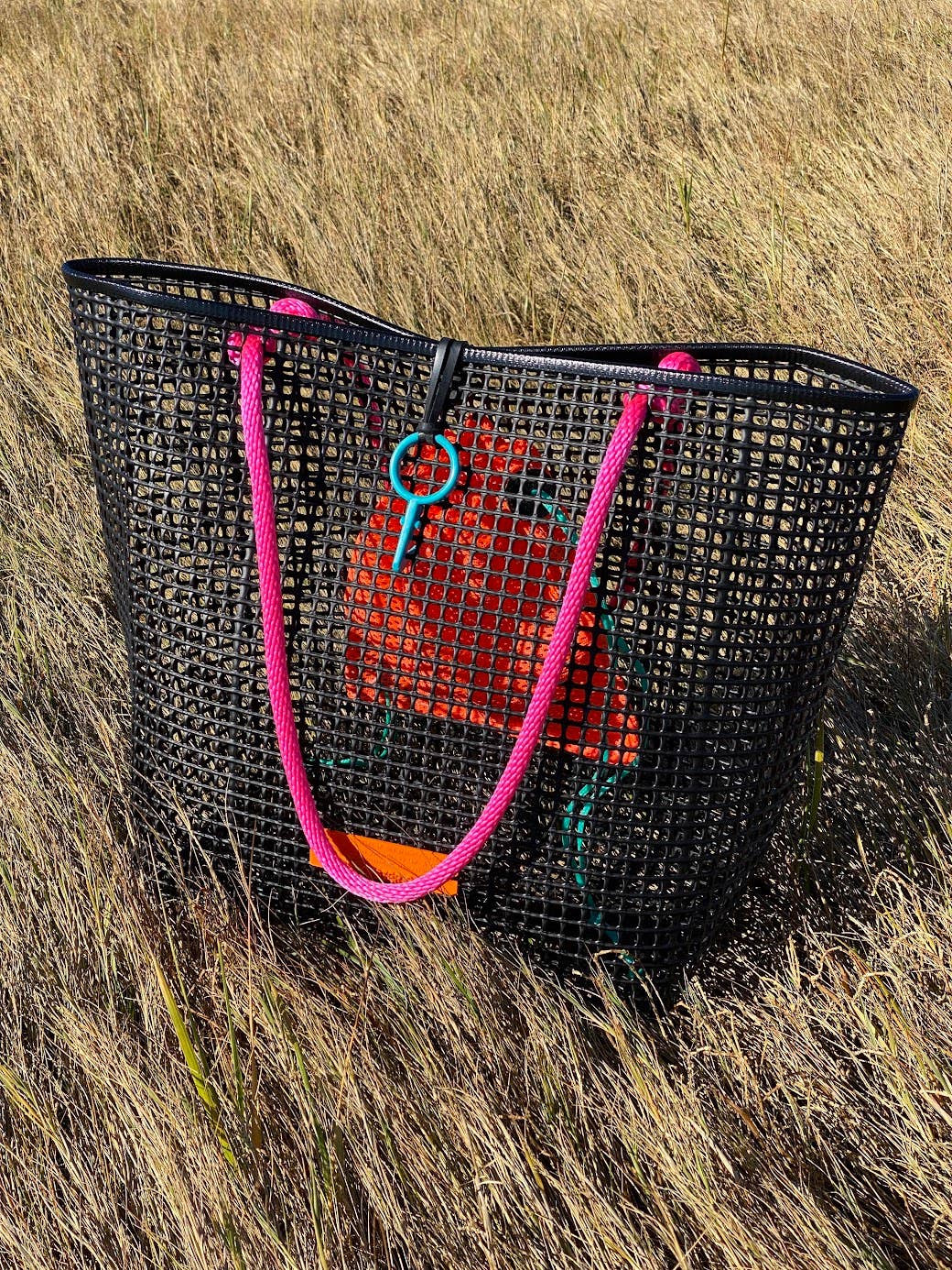 The Oyster Bag - THE Market Aquaculture Equipment Oyster Bag: Black Handle Market