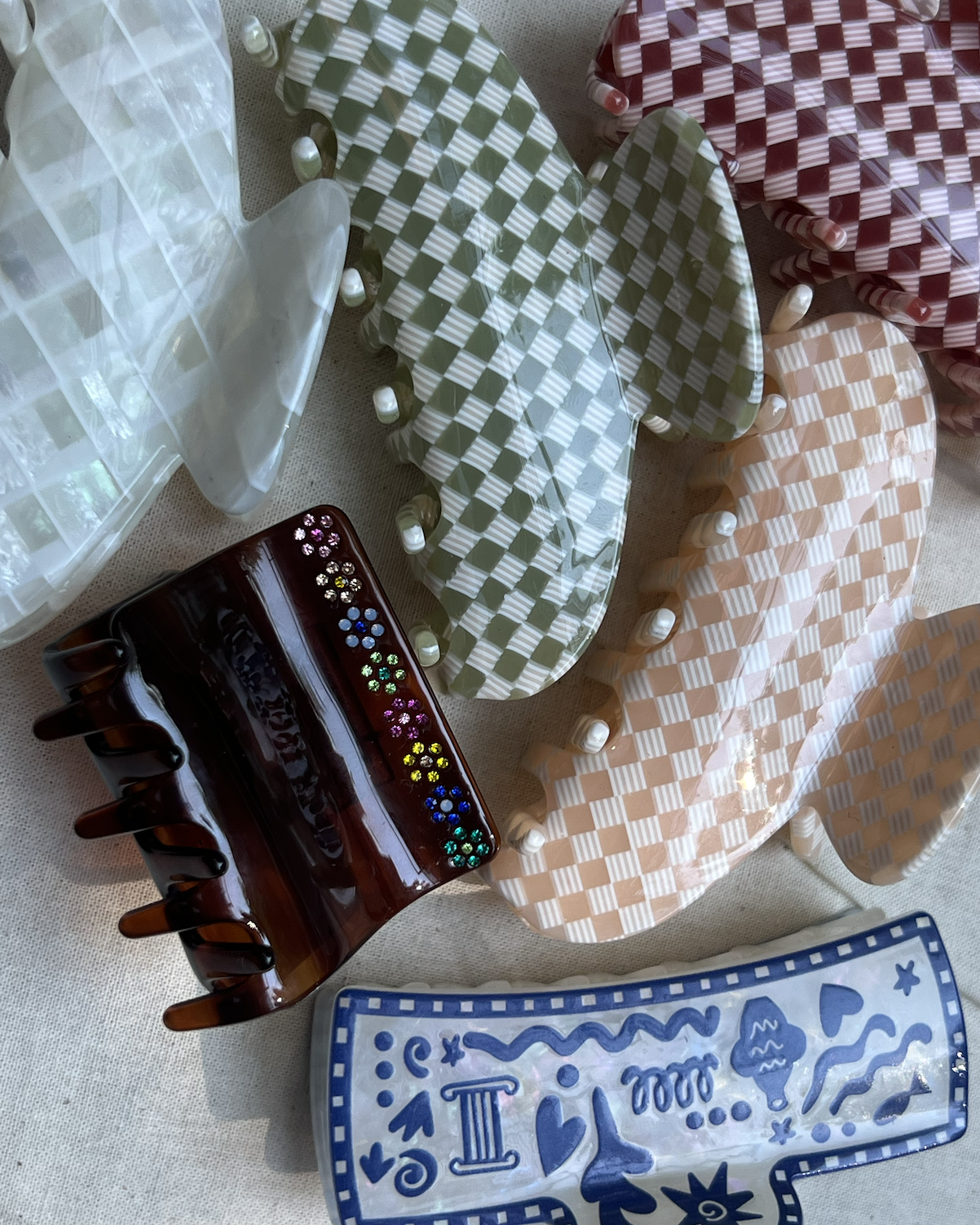 Ellipsis Goods - White Tile Everyday Claw